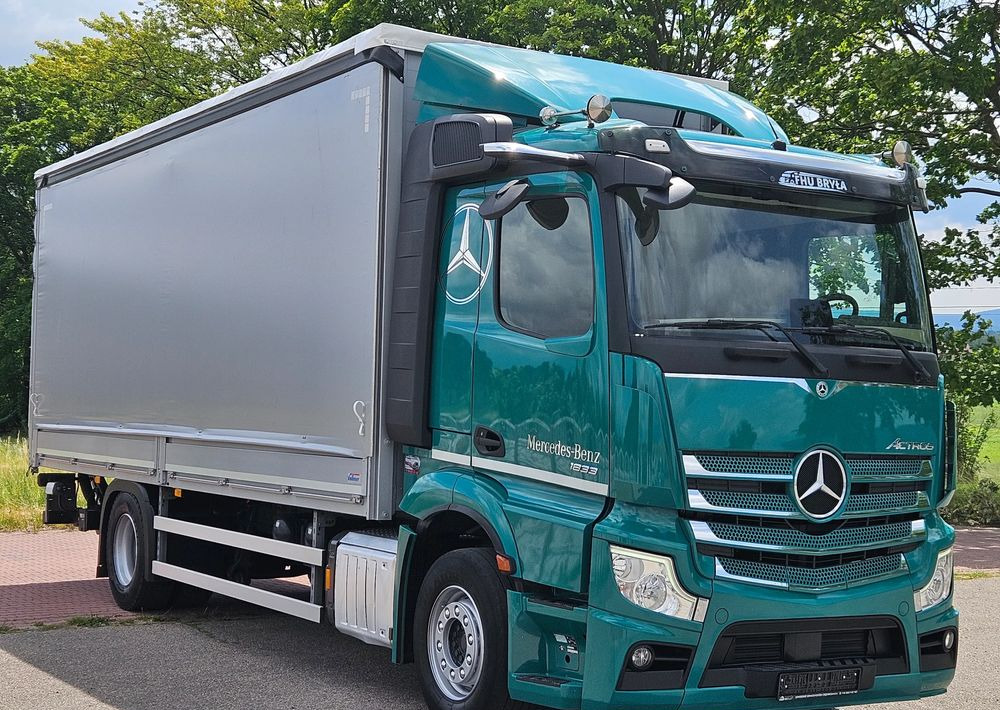 Curtainsider truck Mercedes-Benz ACTROS 1833 / BURTO-FIRANKA / WINDA / 18 PALET / 8600 ŁADOWNOŚĆ / AUTOMAT / DUŻY SILNIK / 10.2019  ROK / SYPIALKA / LEDY / KAMERY / VIRTUAL COCPIT/ JAK NOWY: picture 17