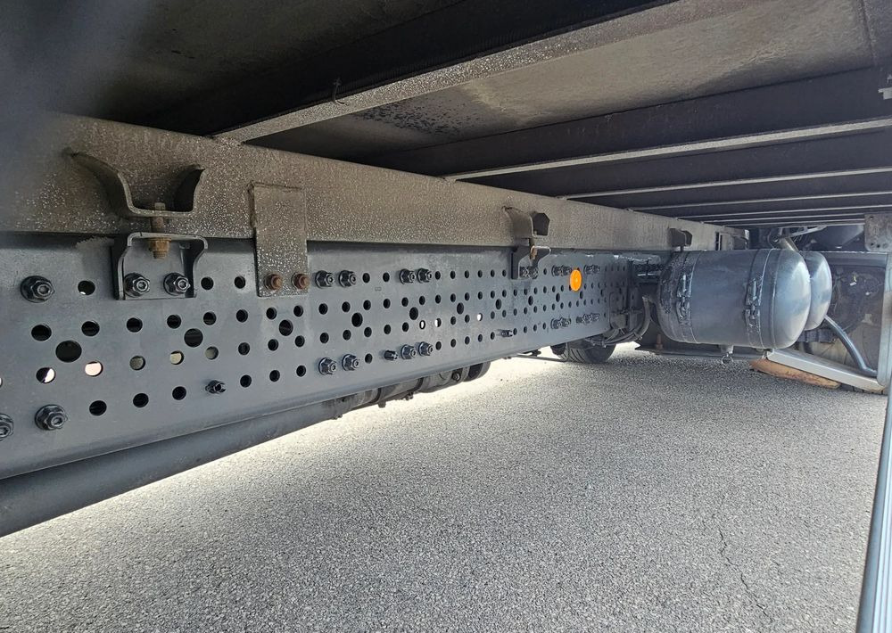 Curtainsider truck Mercedes-Benz ACTROS 1833 / BURTO-FIRANKA / WINDA / 18 PALET / 8600 ŁADOWNOŚĆ / AUTOMAT / DUŻY SILNIK / 10.2019  ROK / SYPIALKA / LEDY / KAMERY / VIRTUAL COCPIT/ JAK NOWY: picture 20