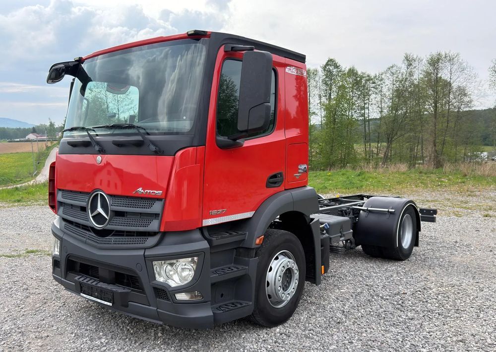 Mercedes-Benz ANTOS 1827 / ATEGO / ACTROS / E6 / ROZSTAW OSI 3.75M / WYWROT / BECZKA / UTRZYMANIE DRÓG / HAKOWIEC / SPROWADZONY / PIERWSZY WŁAŚCICIEL / STAN BDB - Cab chassis truck: picture 1 Mercedes-Benz ANTOS 1827 / ATEGO / ACTROS / E6 / ROZSTAW OSI 3.75M / WYWROT / BECZKA / UTRZYMANIE DRÓG / HAKOWIEC / SPROWADZONY / PIERWSZY WŁAŚCICIEL / STAN BDB - Cab chassis truck: picture 1