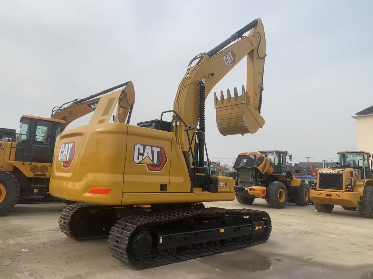 CATERPILLAR 320 - Crawler excavator: picture 1 CATERPILLAR 320 - Crawler excavator: picture 1