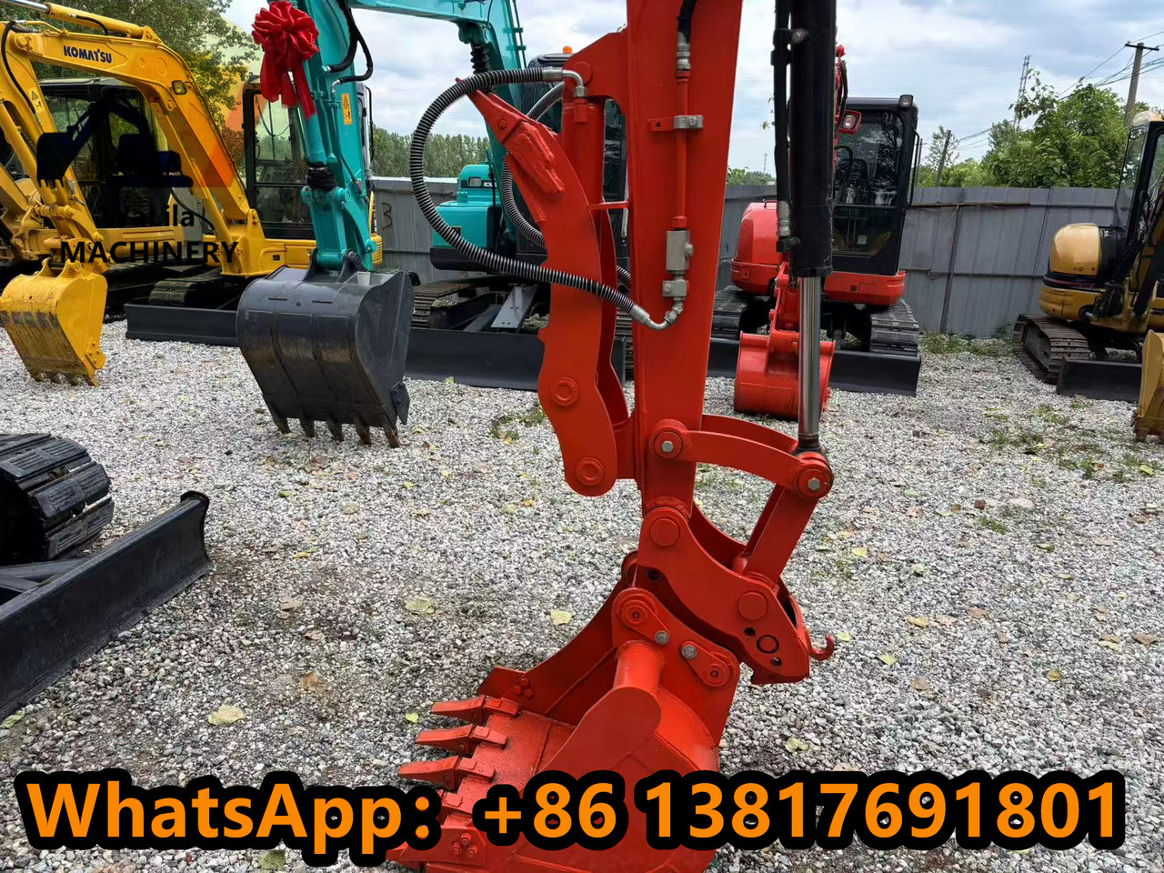 Mini excavator KUBOTA U55-4: picture 8