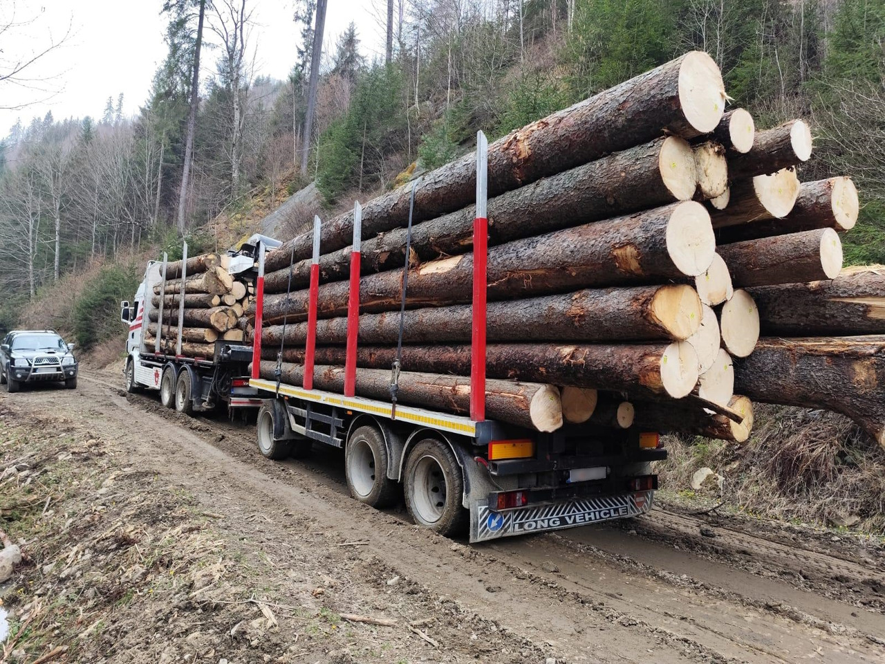 SCANIA R560 V8 - Timber truck, Crane truck: picture 5 SCANIA R560 V8 - Timber truck, Crane truck: picture 5