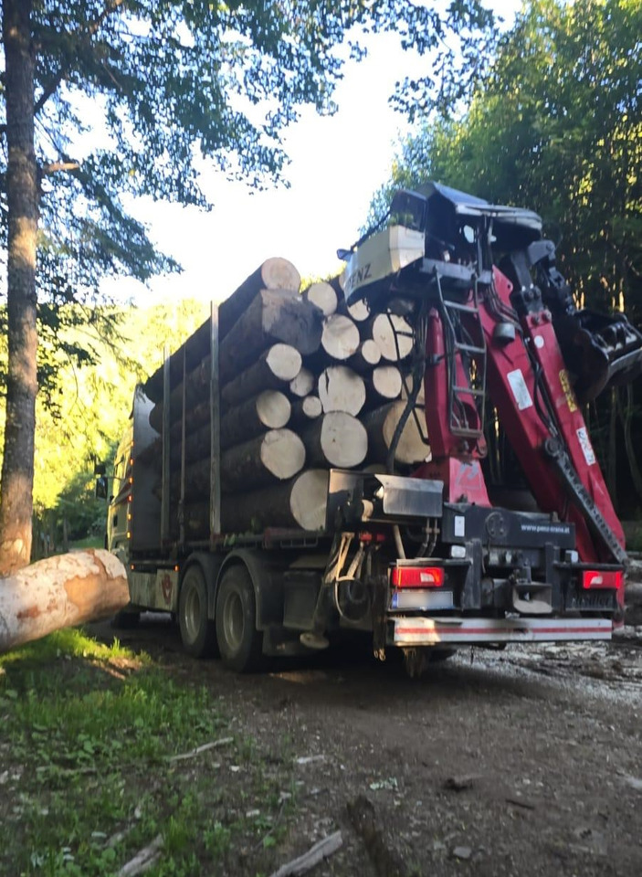 SCANIA R560 V8 - Timber truck, Crane truck: picture 3 SCANIA R560 V8 - Timber truck, Crane truck: picture 3