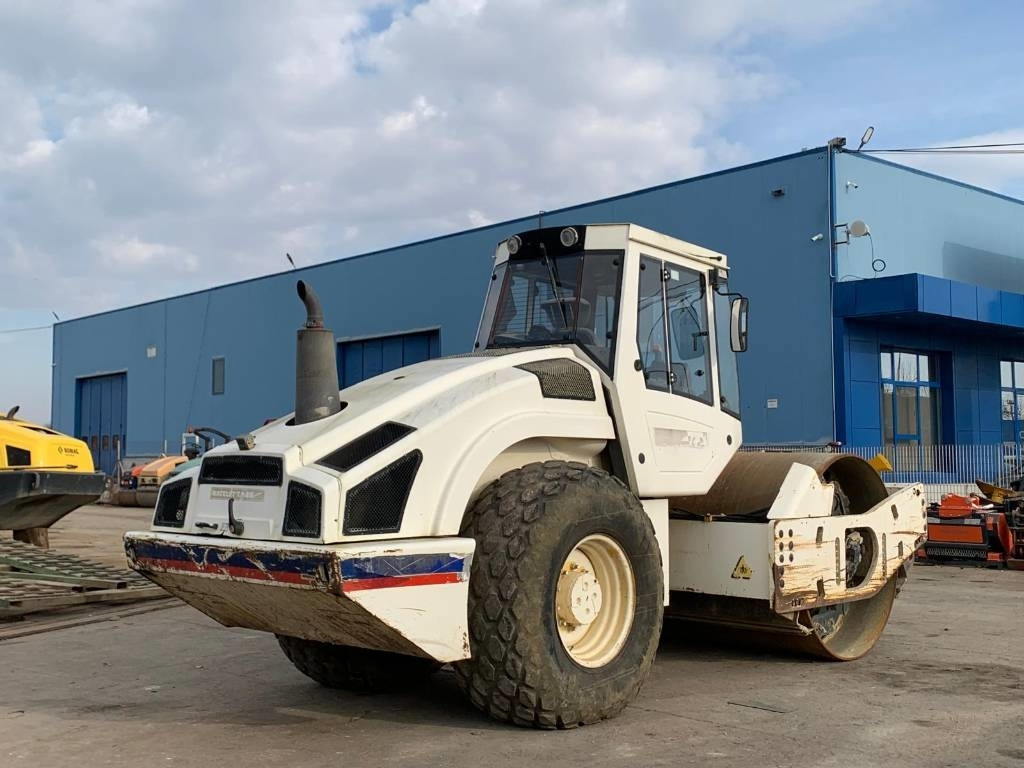 Bomag BW 213 D H-4 - Compactor: picture 3 Bomag BW 213 D H-4 - Compactor: picture 3