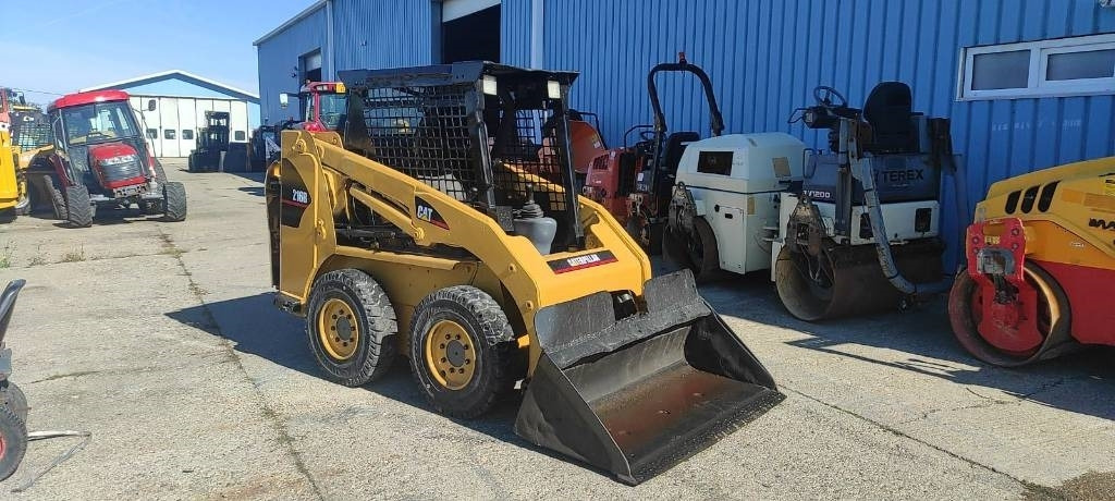 CAT 216 - Skid steer loader: picture 1 CAT 216 - Skid steer loader: picture 1