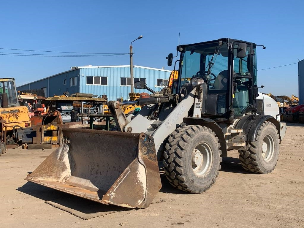 CAT 908H - Wheel loader: picture 1 CAT 908H - Wheel loader: picture 1