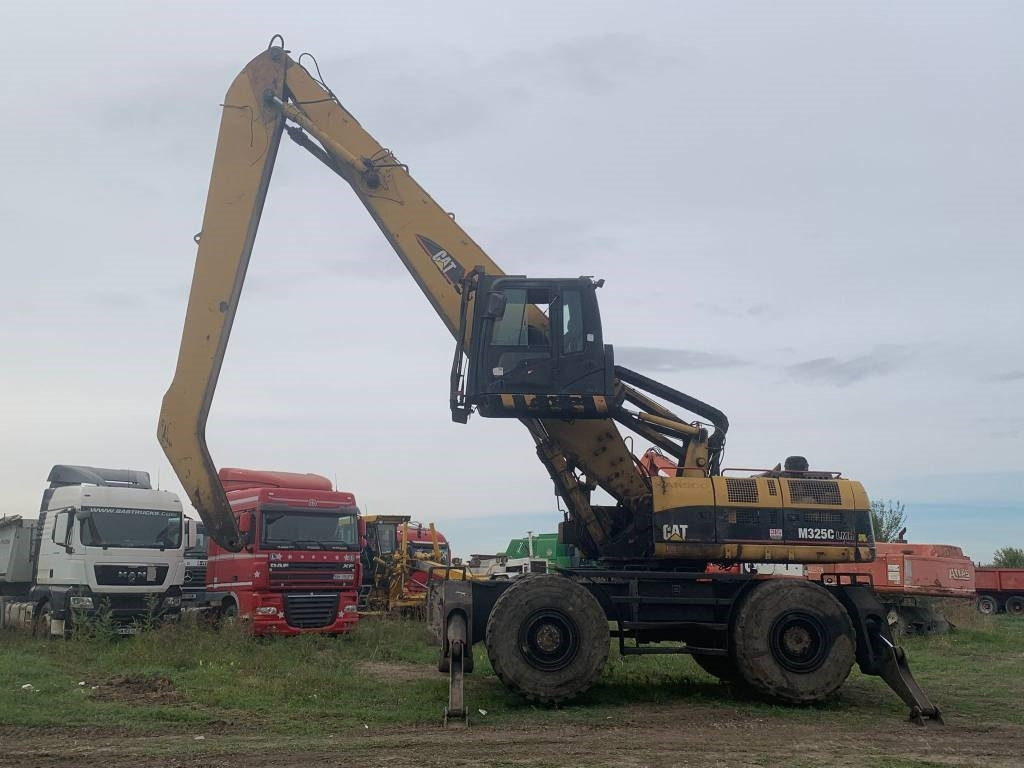CAT M 325 C L MH  - Waste/ Industry handler: picture 2 CAT M 325 C L MH  - Waste/ Industry handler: picture 2