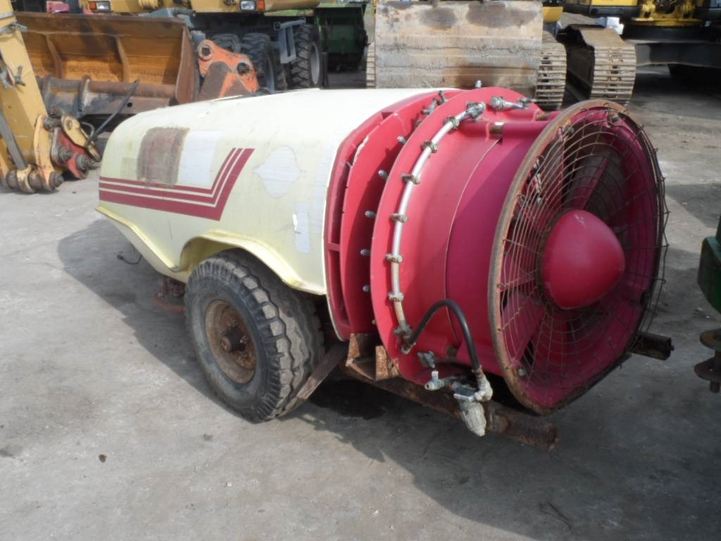 Hardi 1000  - Trailed sprayer: picture 3 Hardi 1000  - Trailed sprayer: picture 3