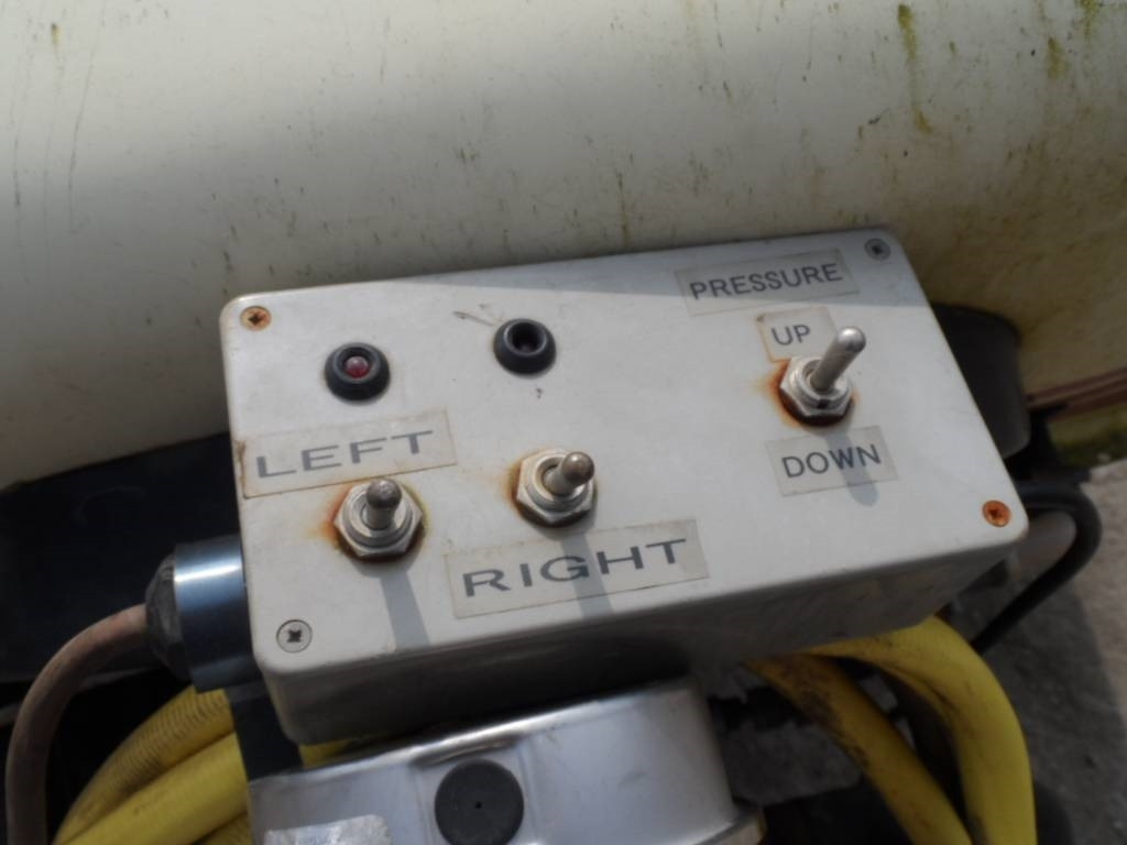 Hardi 1000  - Trailed sprayer: picture 4 Hardi 1000  - Trailed sprayer: picture 4