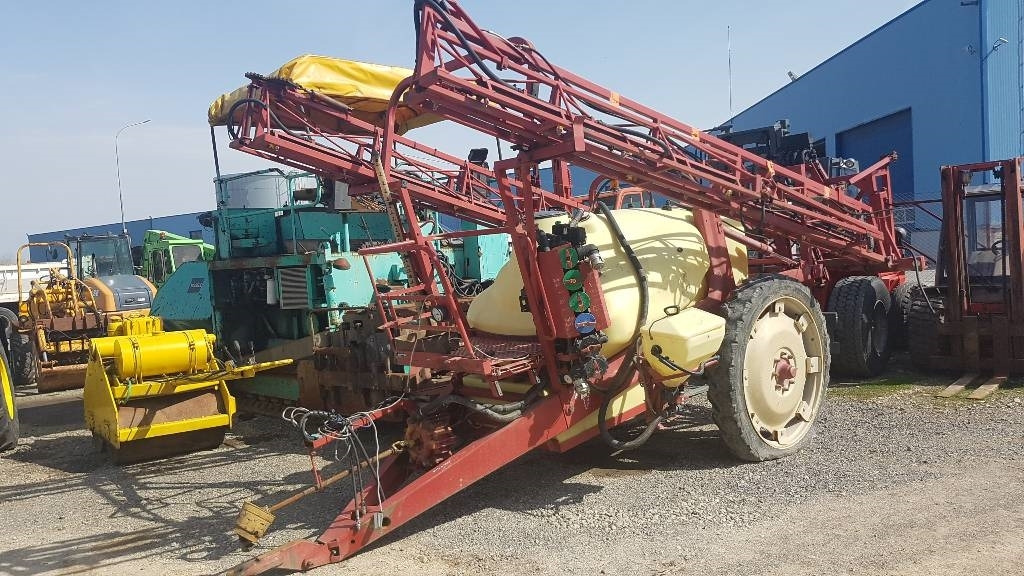 Hardi Commander 2200  - Trailed sprayer: picture 1 Hardi Commander 2200  - Trailed sprayer: picture 1