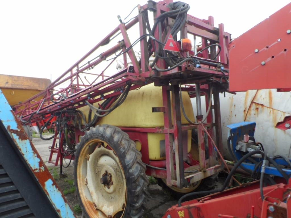 Hardi TZ2500  - Trailed sprayer: picture 3 Hardi TZ2500  - Trailed sprayer: picture 3