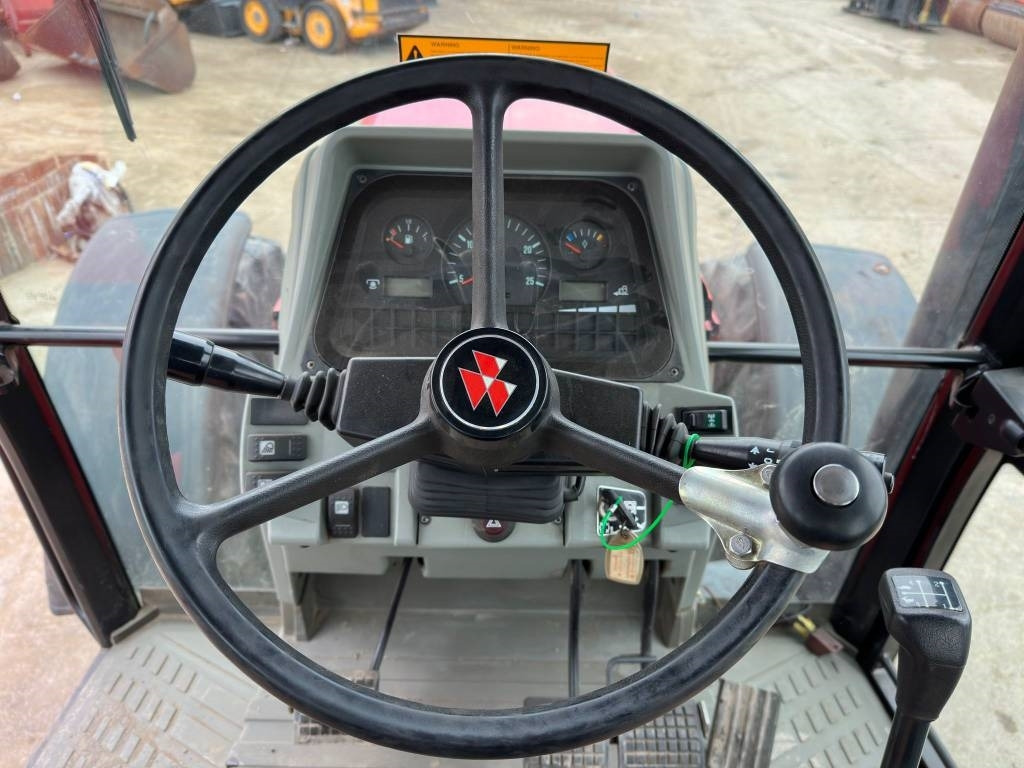 Farm tractor Massey Ferguson 8160: picture 11 Farm tractor Massey Ferguson 8160: picture 11