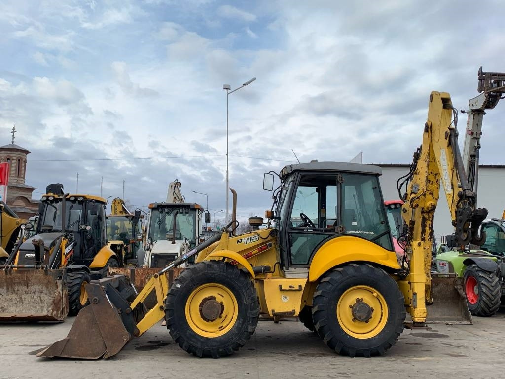 Backhoe loader New Holland B 115 4PS: picture 6