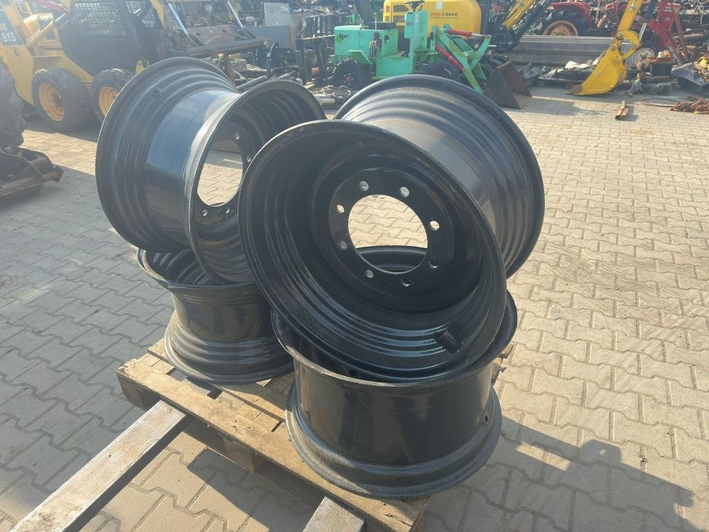 New Holland LM WHEEL RIM - Tire for Construction machinery: picture 2 New Holland LM WHEEL RIM - Tire for Construction machinery: picture 2