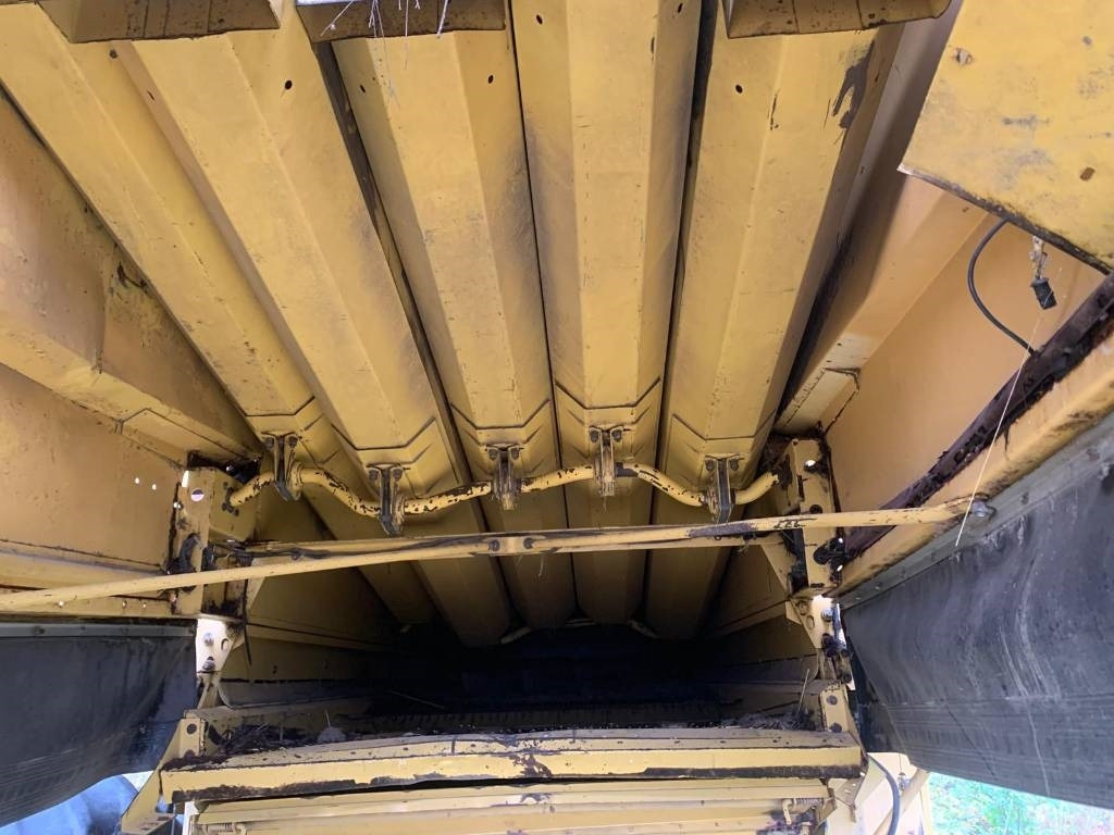 New Holland TX 32 - Combine harvester: picture 4 New Holland TX 32 - Combine harvester: picture 4