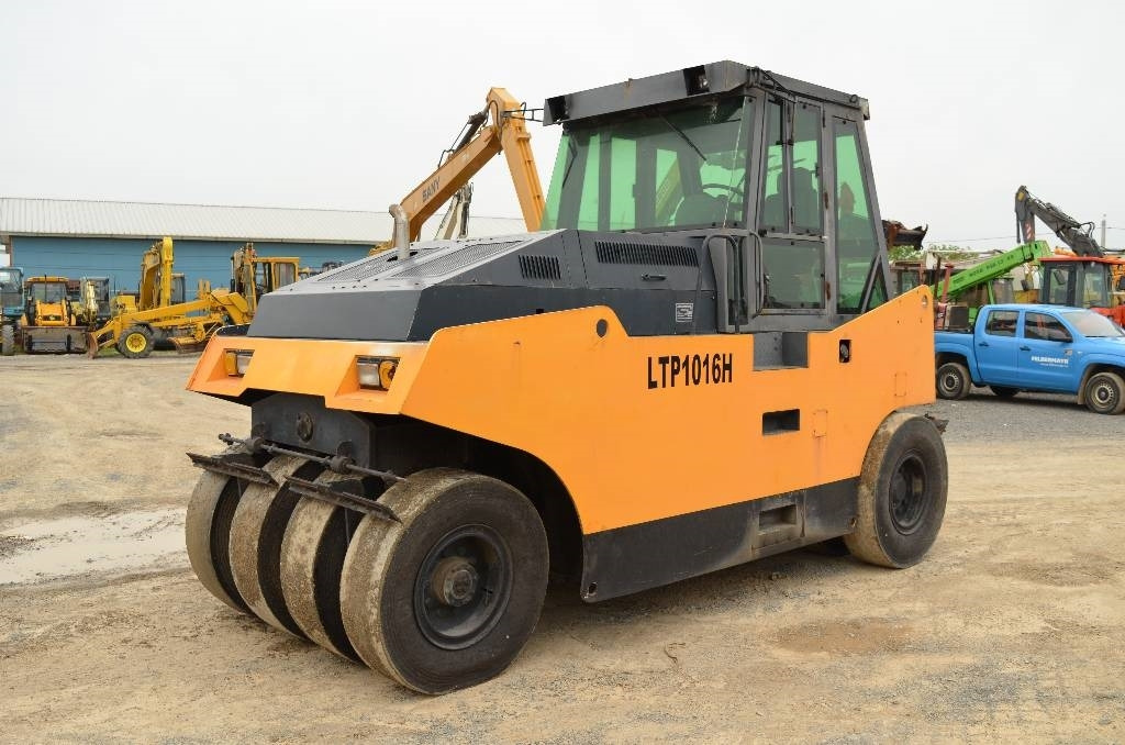 Sinoway LTP1016H - Pneumatic roller: picture 1 Sinoway LTP1016H - Pneumatic roller: picture 1