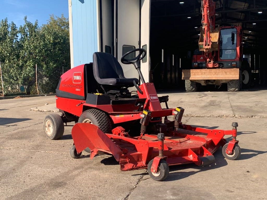 Toro Groundmaster 228D  - Garden mower: picture 4 Toro Groundmaster 228D  - Garden mower: picture 4