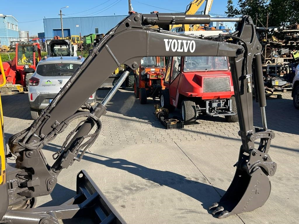 Mini excavator Volvo ECR 28: picture 6