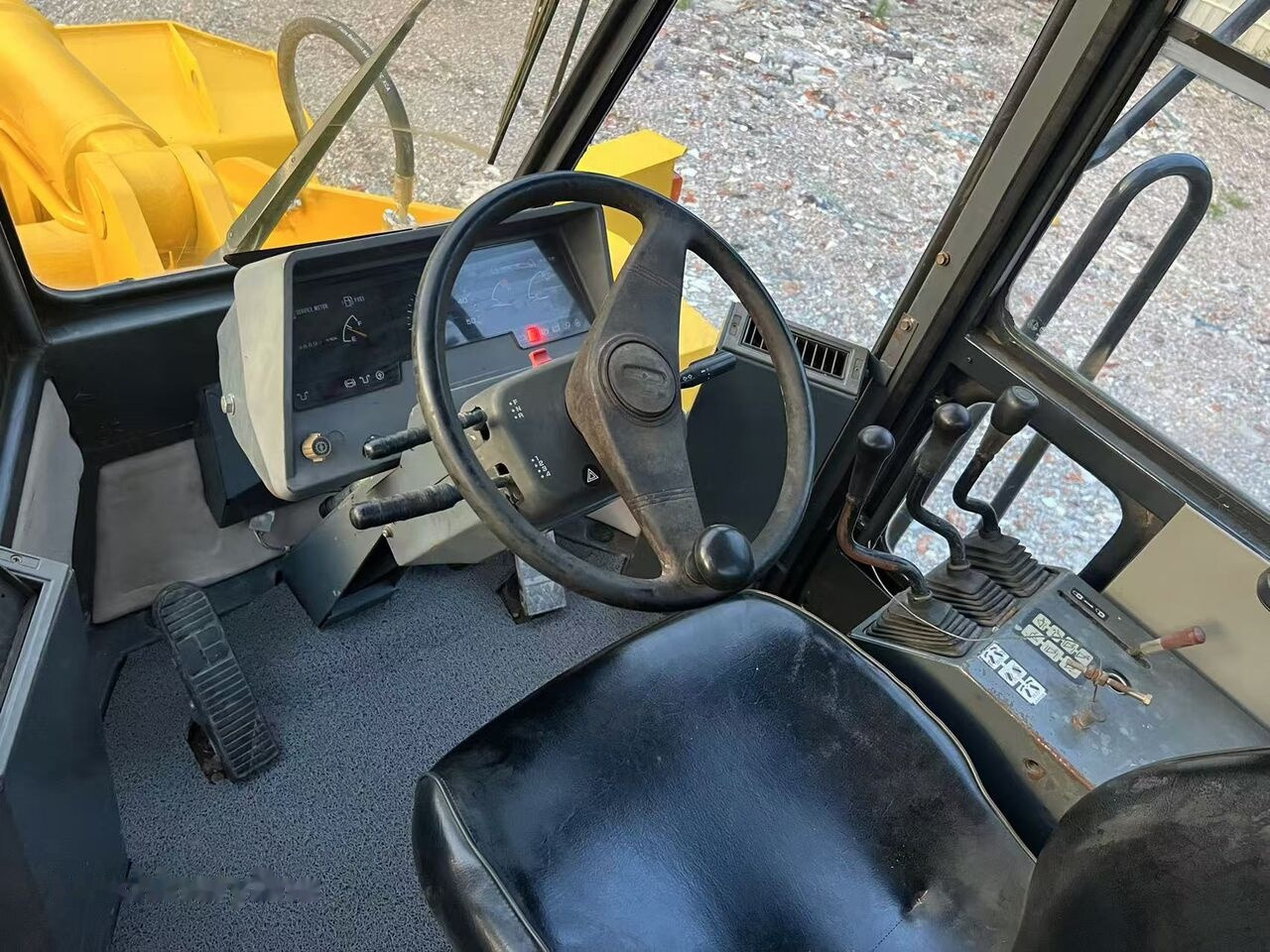 Komatsu WA320-3 - Wheel loader: picture 5 Komatsu WA320-3 - Wheel loader: picture 5