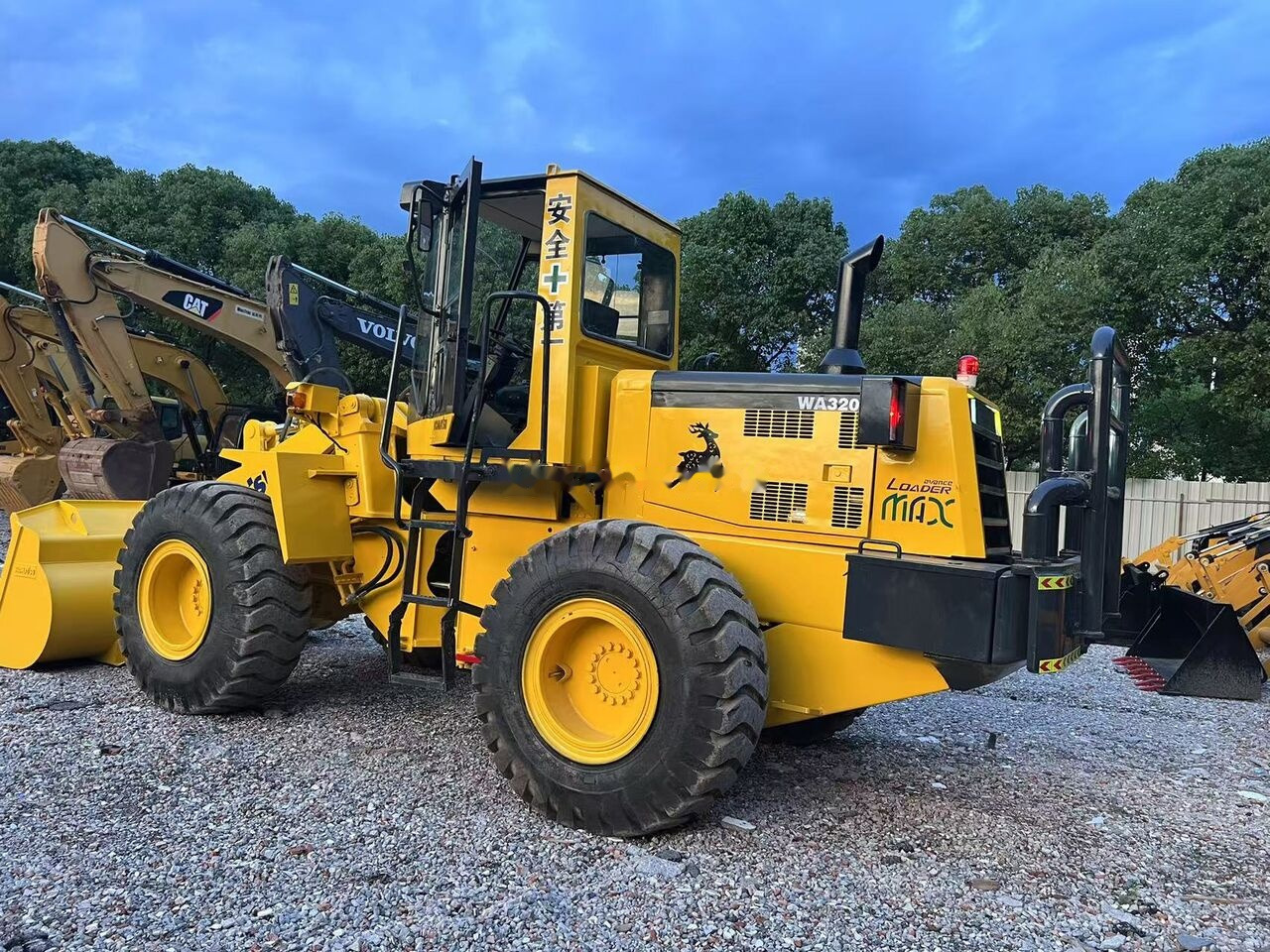 Komatsu WA320-3 - Wheel loader: picture 4 Komatsu WA320-3 - Wheel loader: picture 4