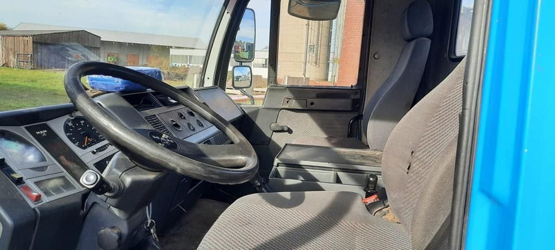 Leasing of MAN L2000 Abrollkipper MAN L2000 Abrollkipper: picture 6