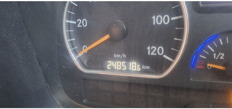 Road sweeper Mercedes-Benz Atego 1524 2 6-Zyl. 4x2: picture 6 Road sweeper Mercedes-Benz Atego 1524 2 6-Zyl. 4x2: picture 6