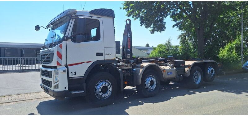 Volvo FM 380 - Hook lift truck, Crane truck: picture 2 Volvo FM 380 - Hook lift truck, Crane truck: picture 2