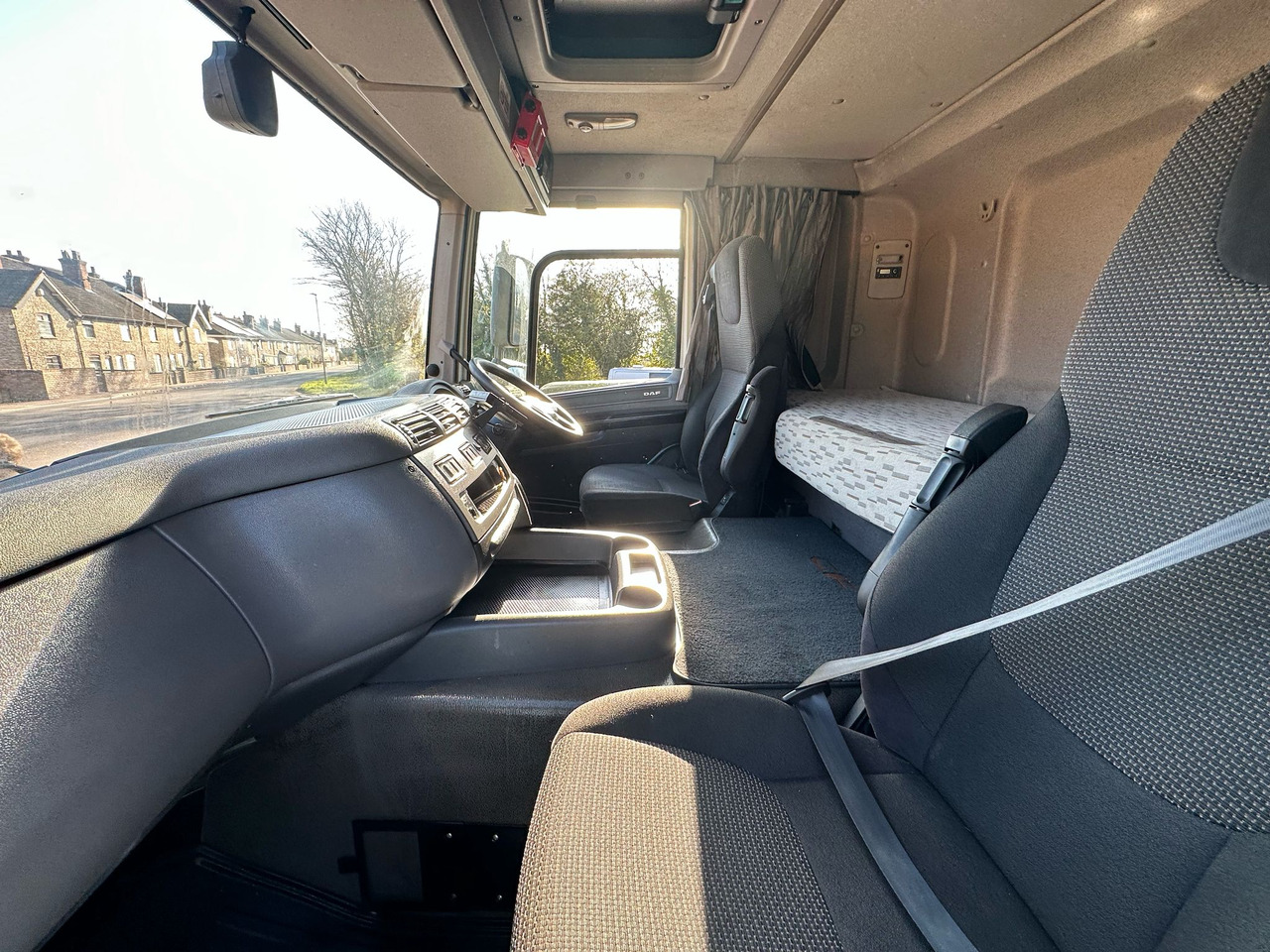 Curtainsider truck 2016 DAF CF 250 Curtainside Truck: picture 24