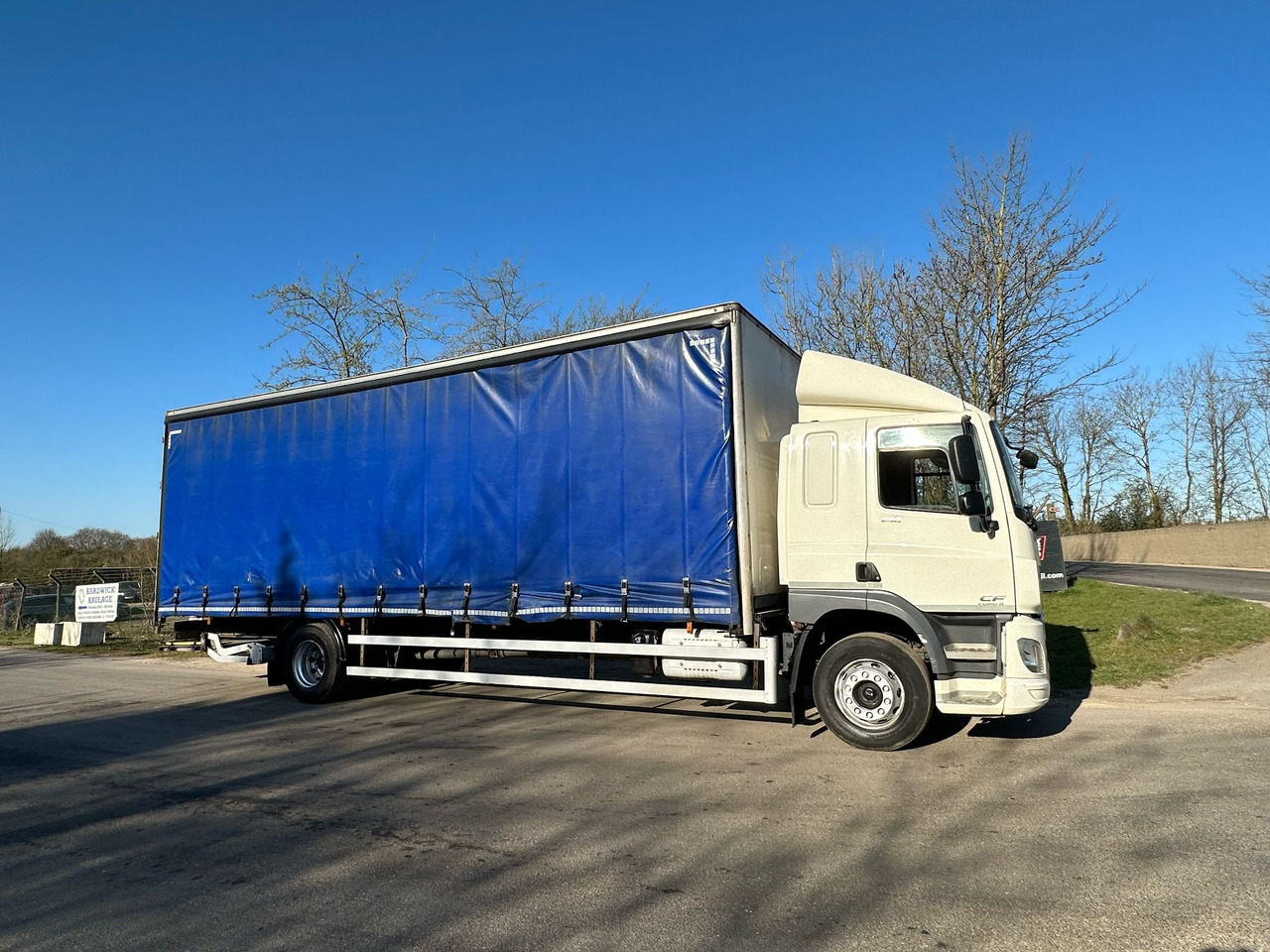 Curtainsider truck 2016 DAF CF 250 Curtainside Truck: picture 10