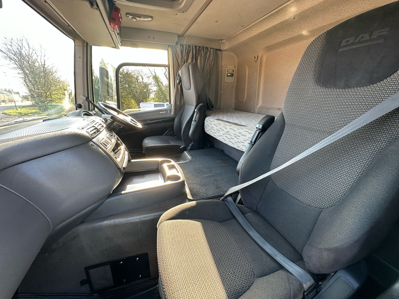 Curtainsider truck 2016 DAF CF 250 Curtainside Truck: picture 25
