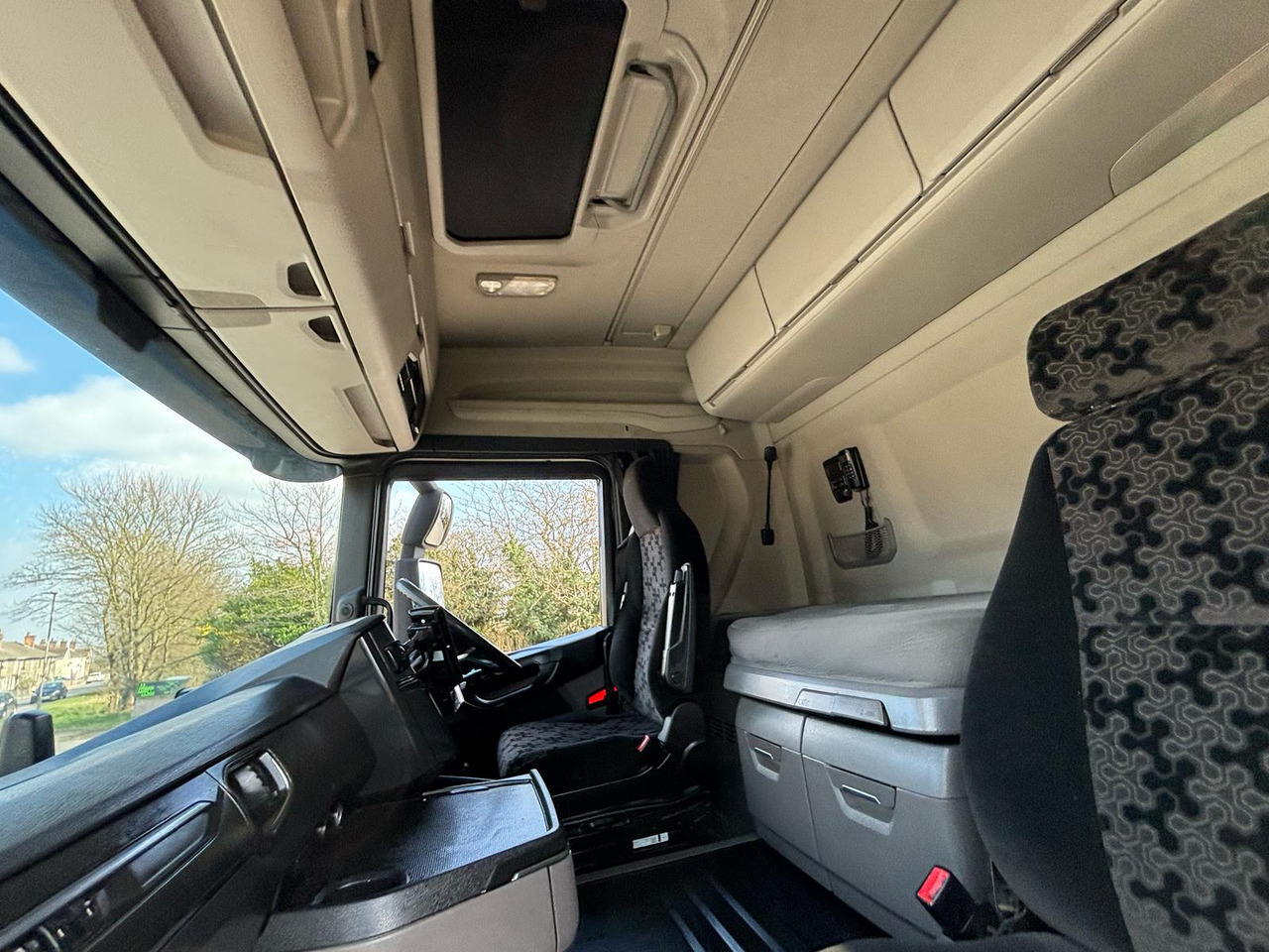 Tractor unit 2018 Scania R450 Tractor Unit: picture 25