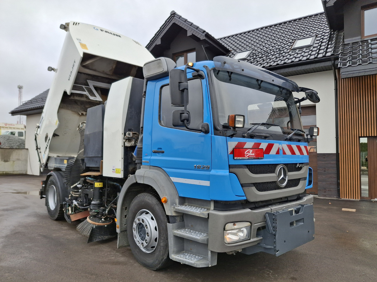 Mercedes-Benz Axor 1829 Zamiatarka Kehrmaschine FAUN Euro5 PM10 76 Tyś KM 2010 - Road sweeper: picture 5 Mercedes-Benz Axor 1829 Zamiatarka Kehrmaschine FAUN Euro5 PM10 76 Tyś KM 2010 - Road sweeper: picture 5