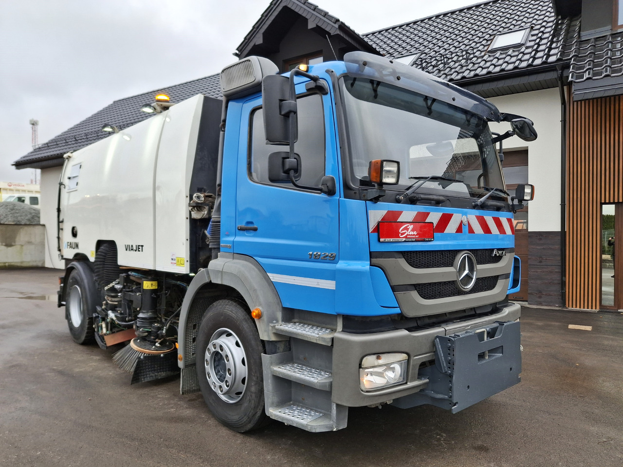 Mercedes-Benz Axor 1829 Zamiatarka Kehrmaschine FAUN Euro5 PM10 76 Tyś KM 2010 - Road sweeper: picture 1 Mercedes-Benz Axor 1829 Zamiatarka Kehrmaschine FAUN Euro5 PM10 76 Tyś KM 2010 - Road sweeper: picture 1