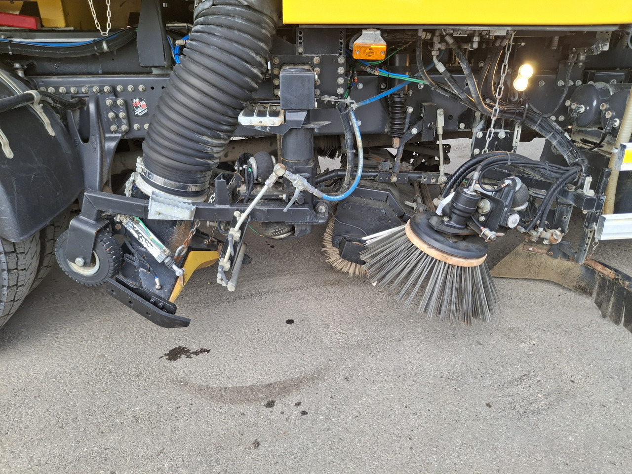 Road sweeper RENAULT C280 SEMAT ZOELLER Zamiatarka Kehrmaschine Euro 6 PM Karcher L/R 2 Motoren 2018r Hochdruckreinigung: picture 7 Road sweeper RENAULT C280 SEMAT ZOELLER Zamiatarka Kehrmaschine Euro 6 PM Karcher L/R 2 Motoren 2018r Hochdruckreinigung: picture 7