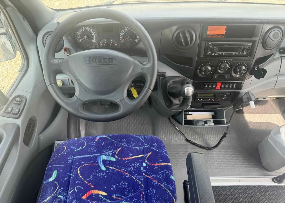 Minibus, Passenger van Iveco Daily: picture 19