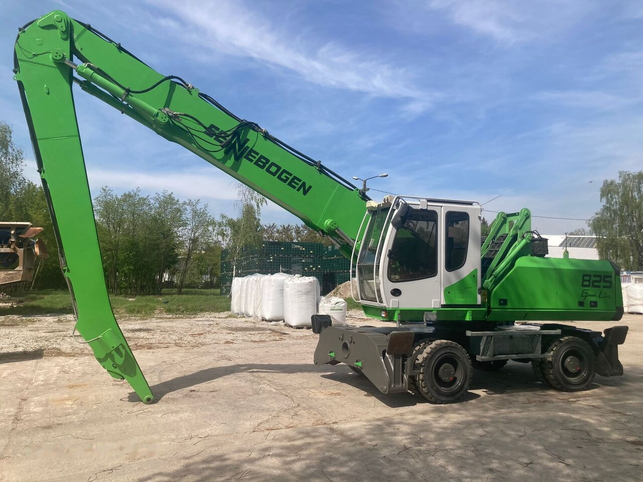 Sennebogen 825 - Waste/ Industry handler: picture 2 Sennebogen 825 - Waste/ Industry handler: picture 2