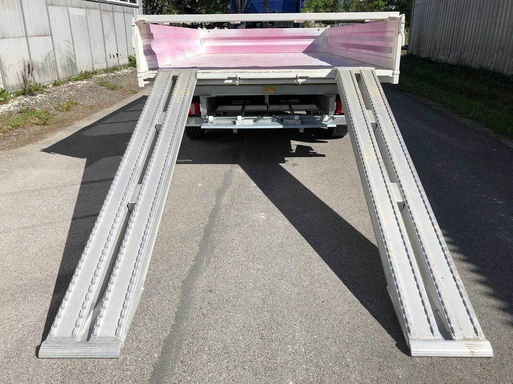 Fliegl TSK 118 3-WAY TIP - Tipper trailer: picture 3 Fliegl TSK 118 3-WAY TIP - Tipper trailer: picture 3