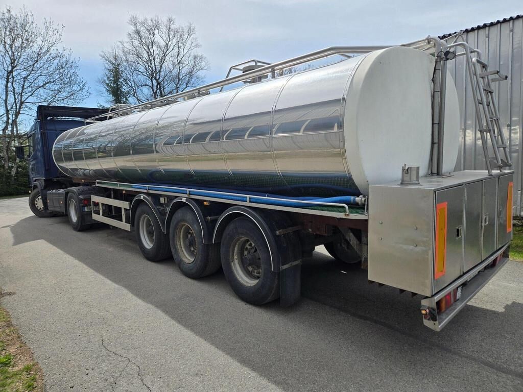 MILCOM SERVIS CNM 260 - Tank semi-trailer: picture 2 MILCOM SERVIS CNM 260 - Tank semi-trailer: picture 2