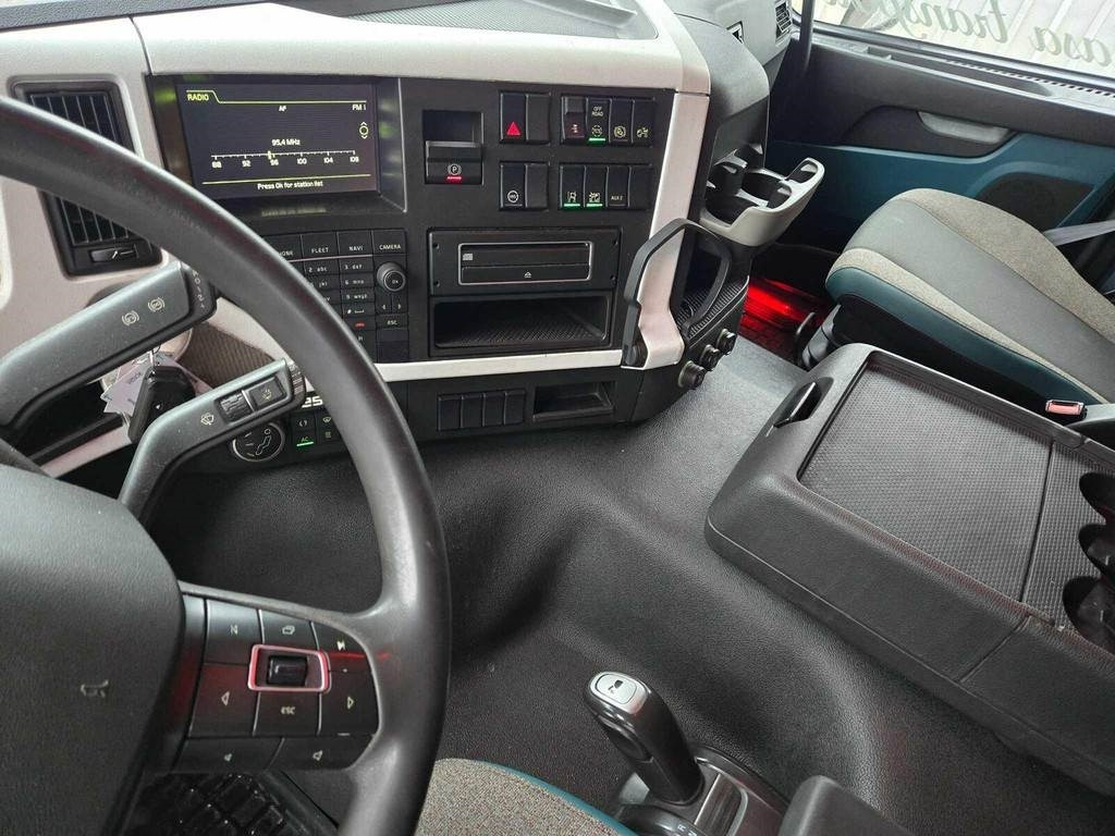 Leasing of Volvo FM370 4X2 SIDEOPENING  Volvo FM370 4X2 SIDEOPENING: picture 10