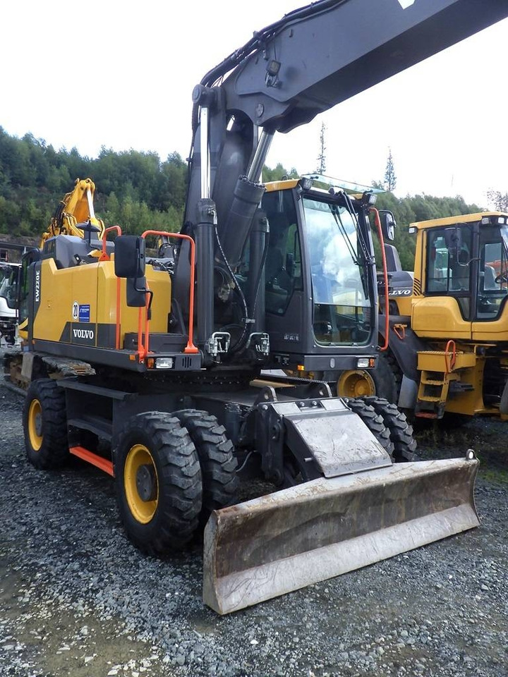 Volvo EW 220 E - Wheel excavator: picture 4 Volvo EW 220 E - Wheel excavator: picture 4