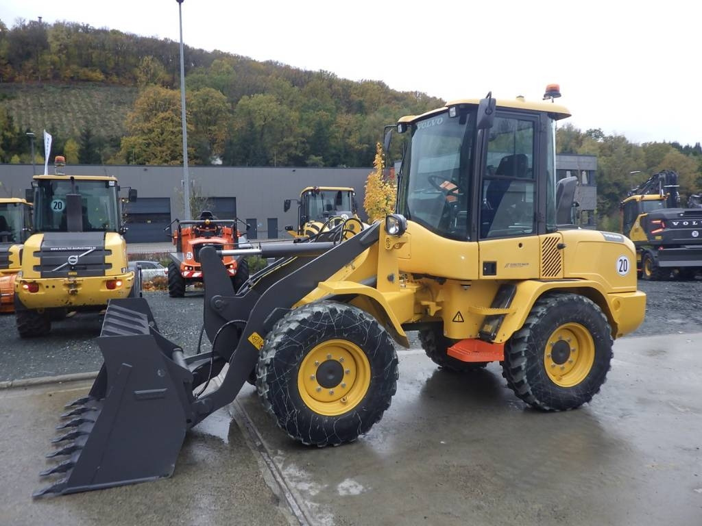 Volvo L 30 G  - Wheel loader: picture 1 Volvo L 30 G  - Wheel loader: picture 1