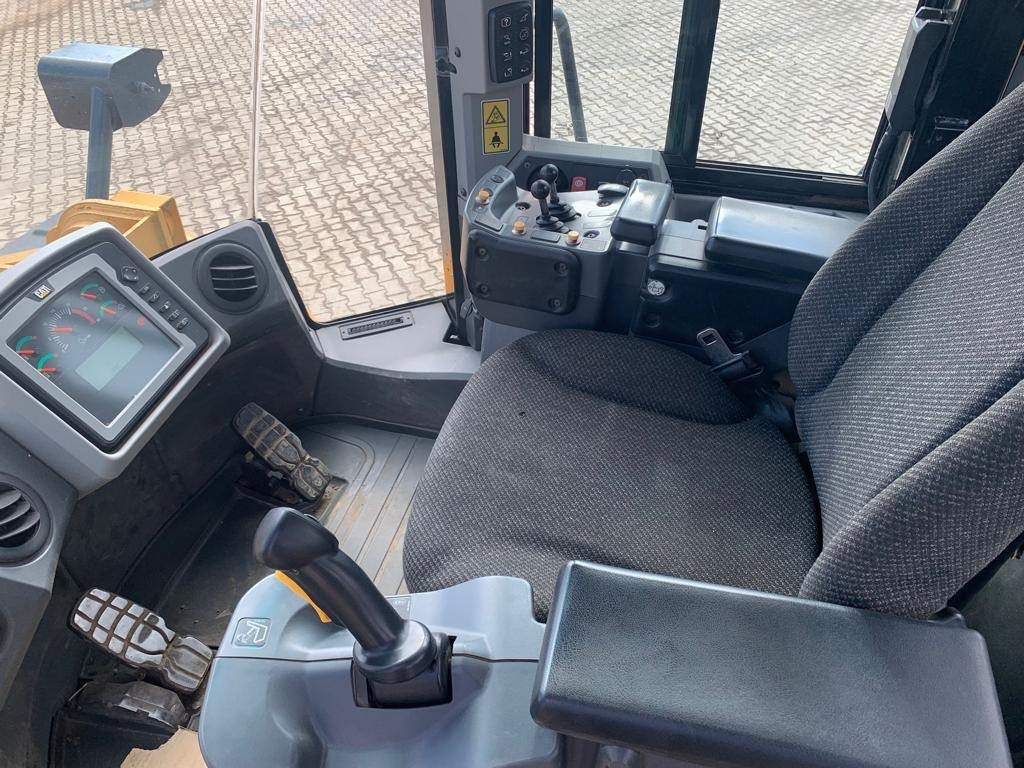 Wheel loader CAT 966K XE: picture 10