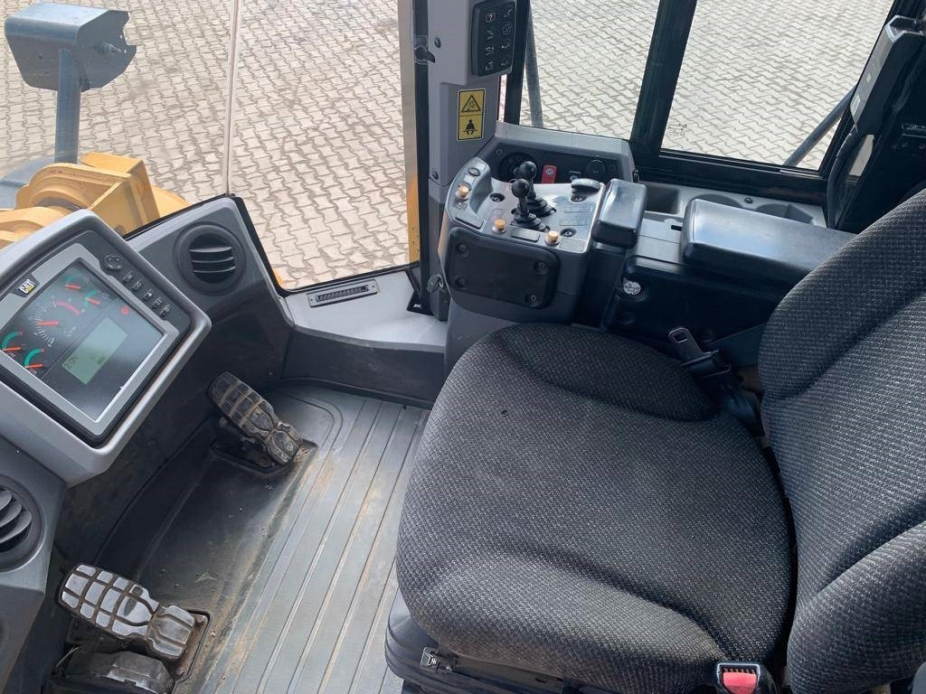 Wheel loader CAT 966K XE: picture 11