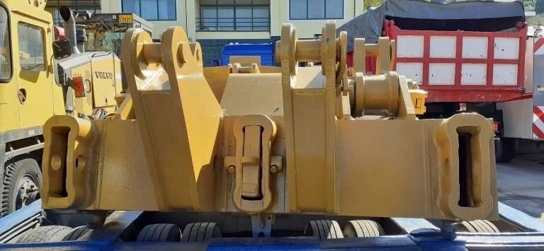 CAT MULTISHANK RIPPER FOR D7G/H - Bulldozer: picture 2 CAT MULTISHANK RIPPER FOR D7G/H - Bulldozer: picture 2