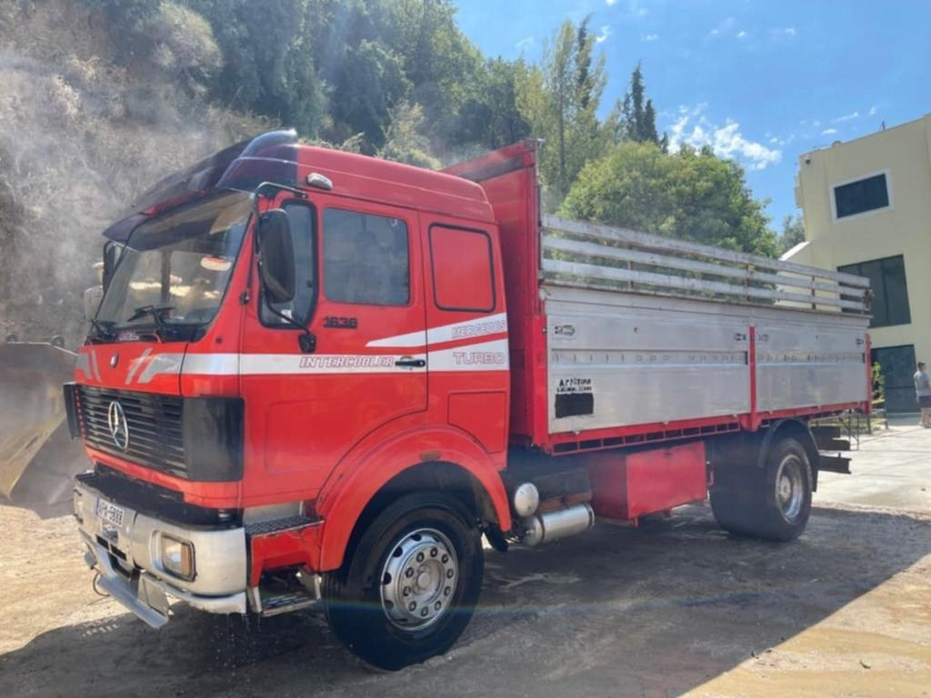 Dropside/ Flatbed truck Mercedes-Benz 1638: picture 21