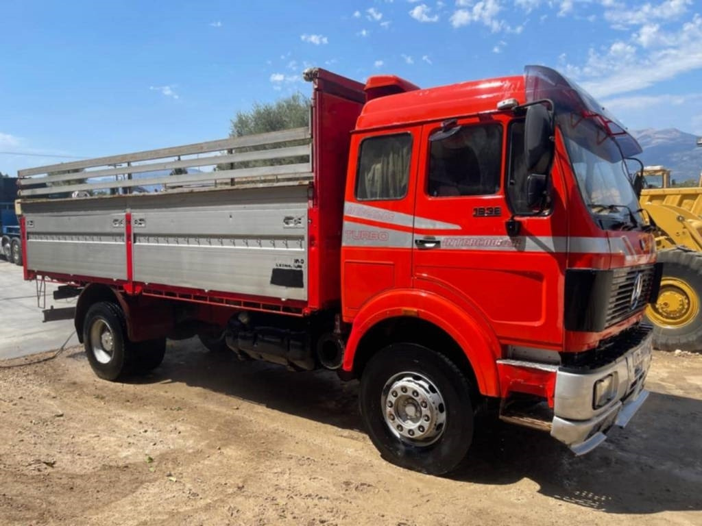 Dropside/ Flatbed truck Mercedes-Benz 1638: picture 10