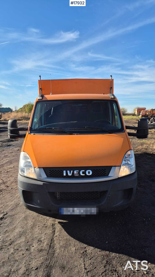 IVECO 35S14D double cab with box body (2011) - Curtain side van, Combi van: picture 4 IVECO 35S14D double cab with box body (2011) - Curtain side van, Combi van: picture 4