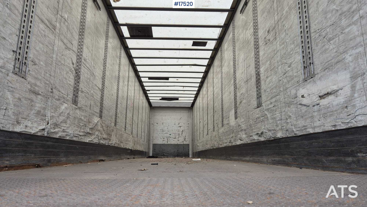Semi-trailer truck, isothermal SCHMITZ CARGOBULL AG / SKO 24 (2008) - Curtainsider semi-trailer: picture 4 Semi-trailer truck, isothermal SCHMITZ CARGOBULL AG / SKO 24 (2008) - Curtainsider semi-trailer: picture 4