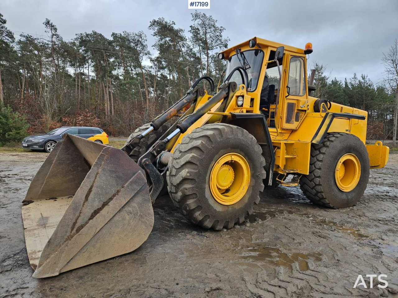 Wheel loader VOLVO 4500 (1984) - Wheel loader: picture 1 Wheel loader VOLVO 4500 (1984) - Wheel loader: picture 1
