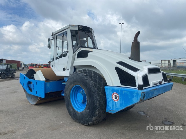 2007 Bomag BW213 D-4 Combination Roller - Flail mower/ Mulcher: picture 3 2007 Bomag BW213 D-4 Combination Roller - Flail mower/ Mulcher: picture 3